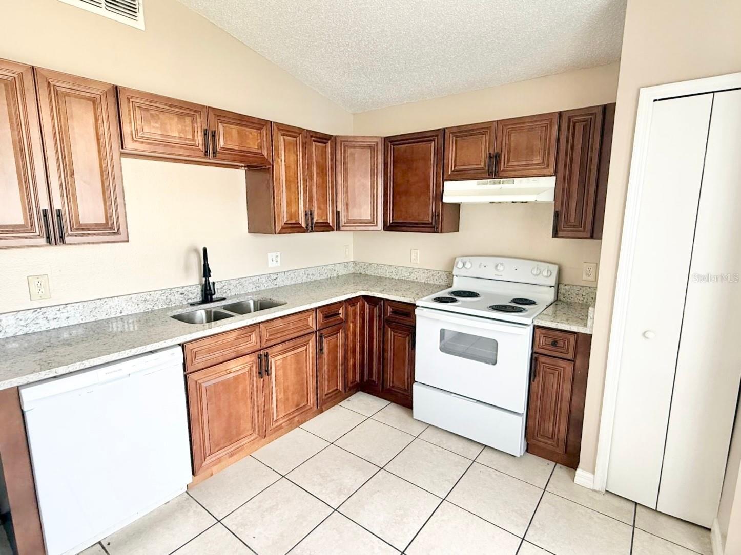 2414 Harbor Town Drive Kissimmee FL 34744 S5124865 image8