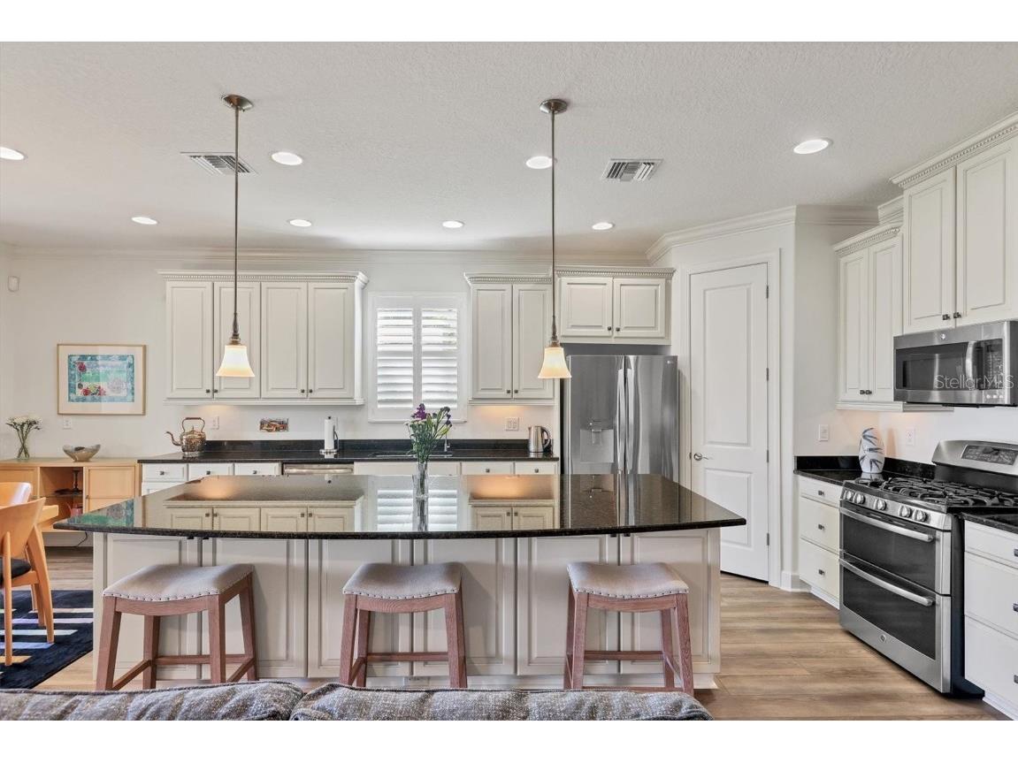 2414 Vaccaro Drive Sarasota FL 34231 A4677299 image11