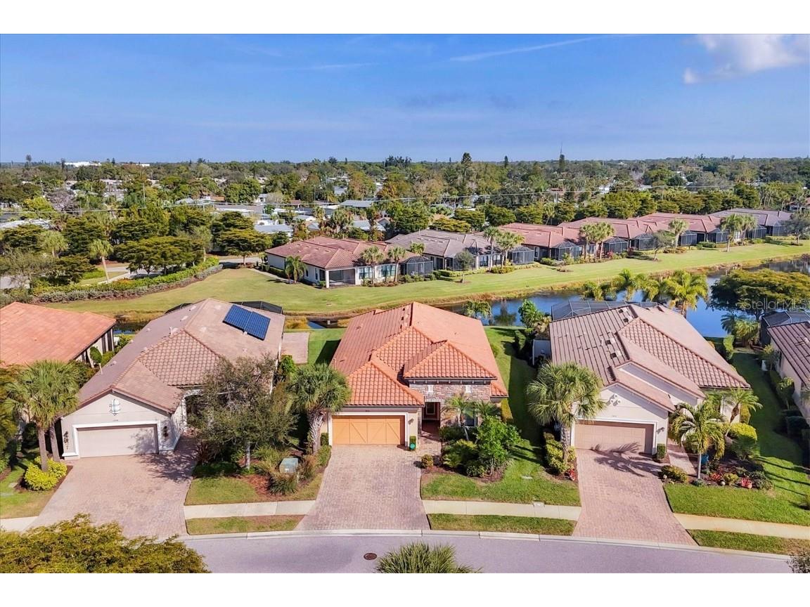 2414 Vaccaro Drive Sarasota FL 34231 A4677299 image2