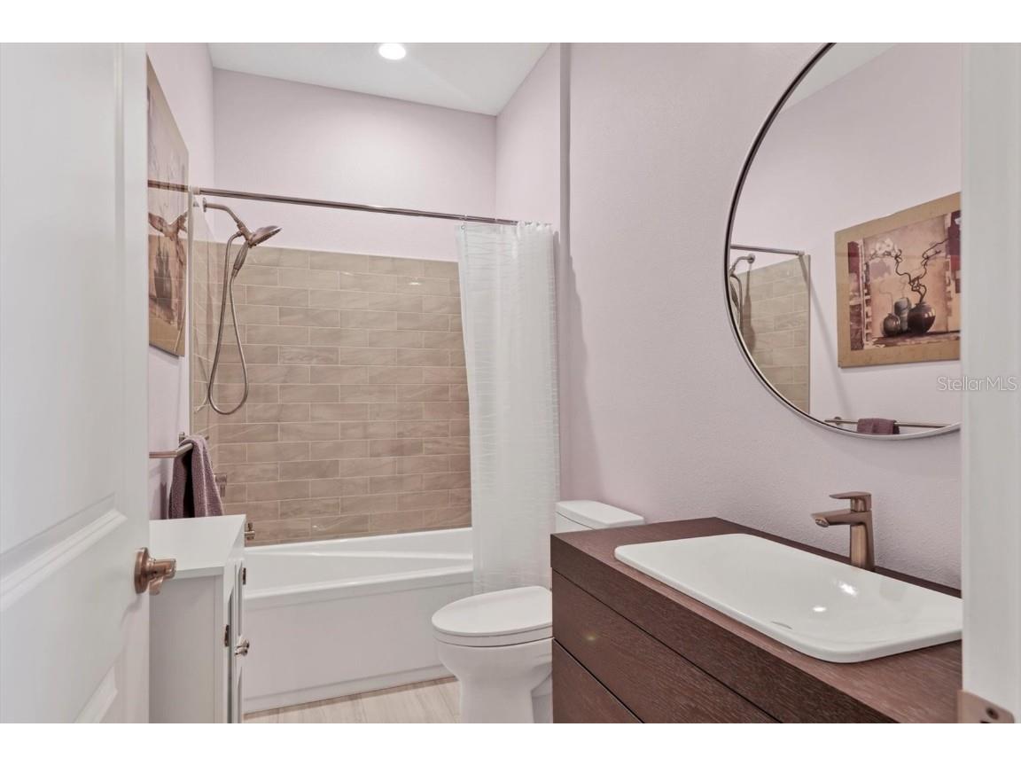 2414 Vaccaro Drive Sarasota FL 34231 A4677299 image23