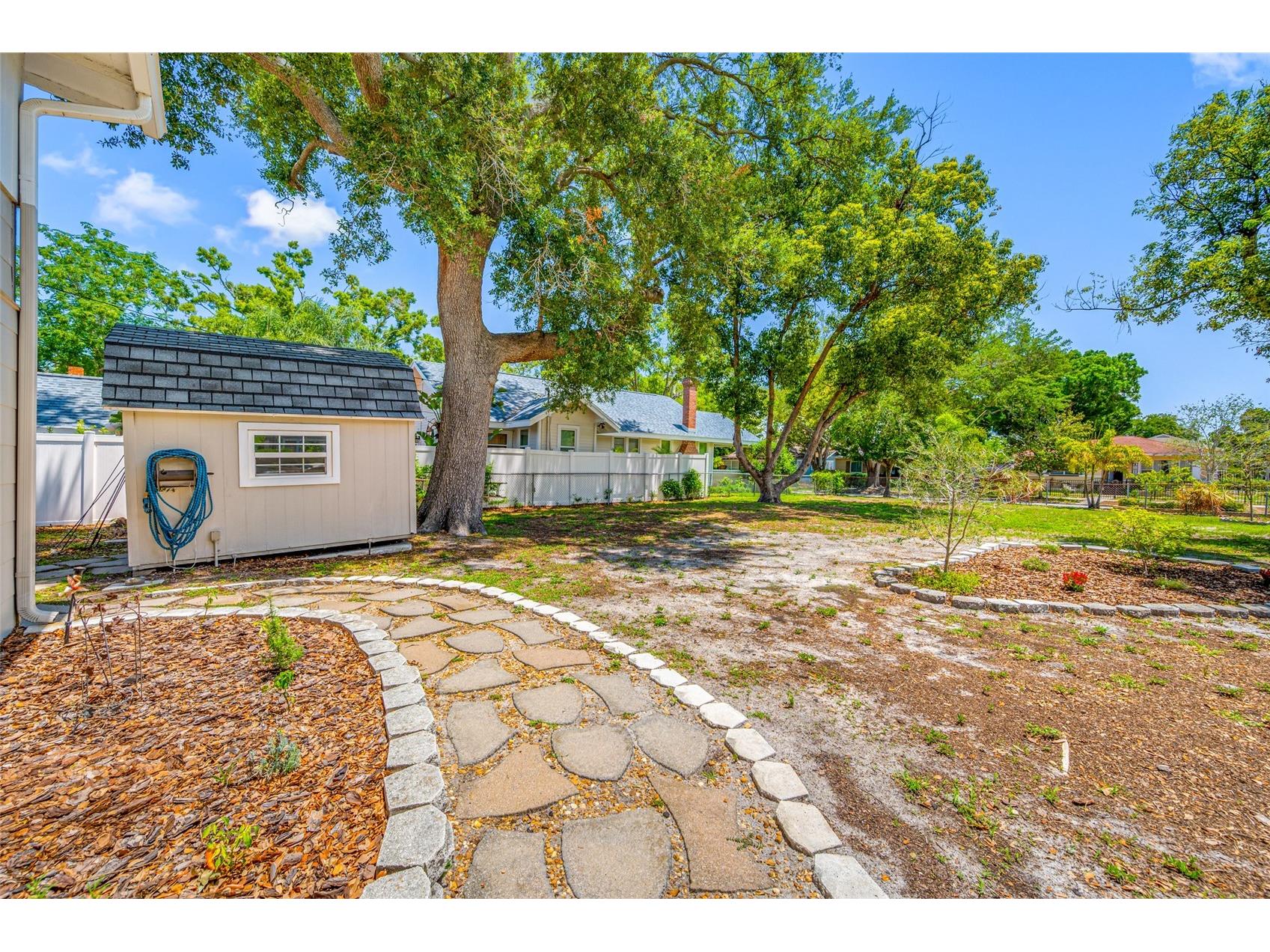 2415 11th Street N Saint Petersburg FL 33704 TB8511726 image2