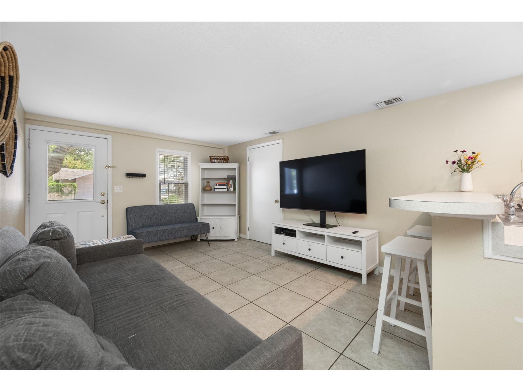 2415 11th Street N Saint Petersburg FL 33704 TB8511726 image20