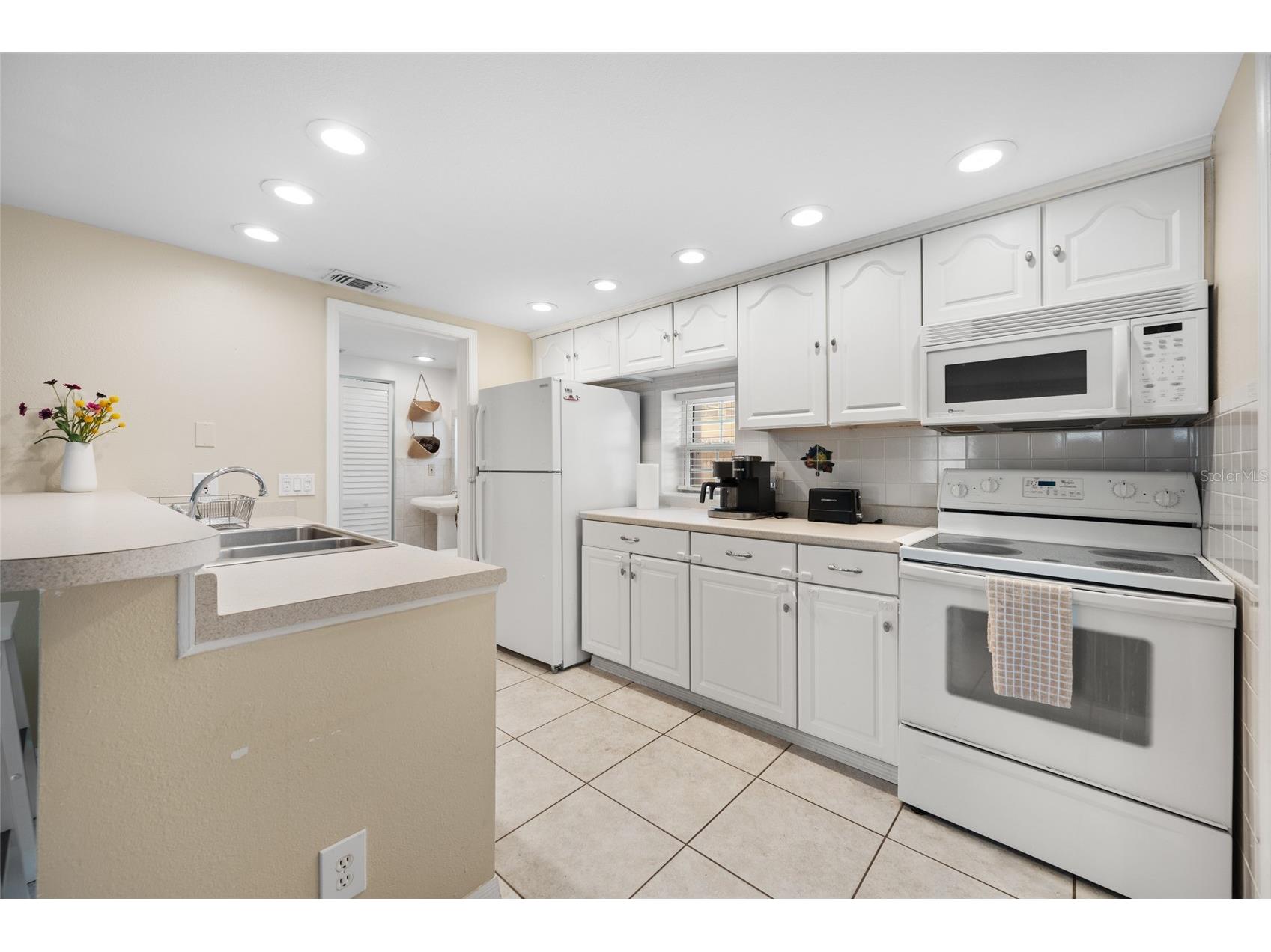 2415 11th Street N Saint Petersburg FL 33704 TB8511726 image21