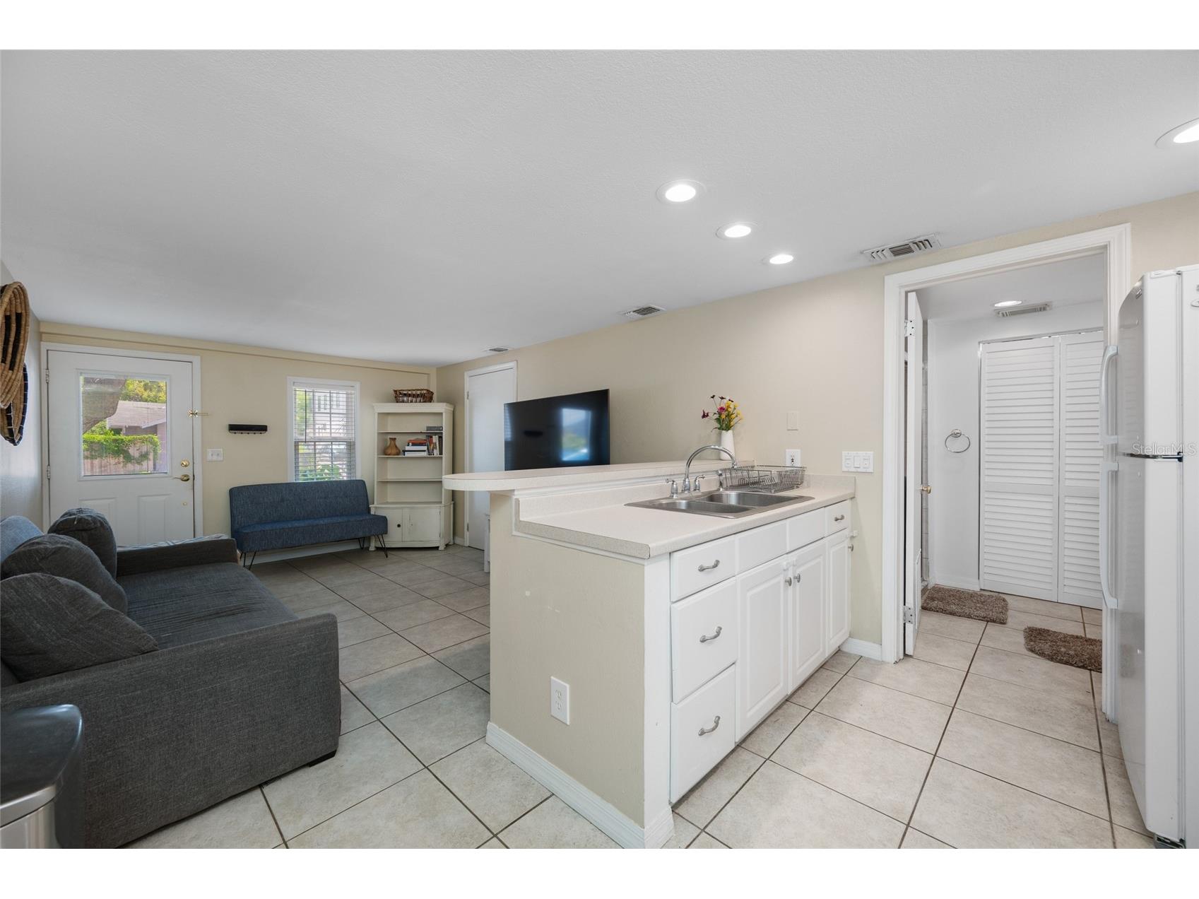 2415 11th Street N Saint Petersburg FL 33704 TB8511726 image23