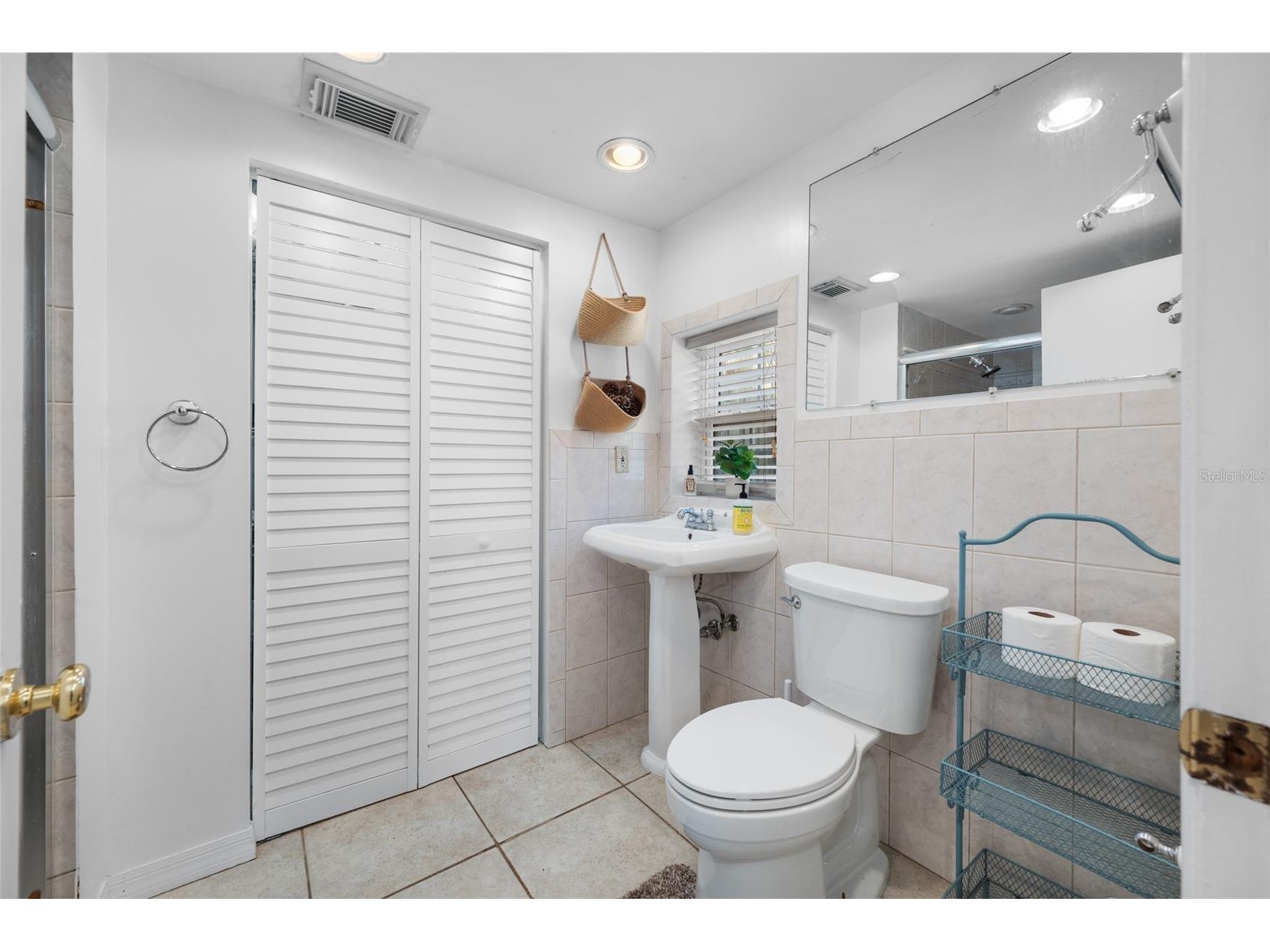 2415 11th Street N Saint Petersburg FL 33704 TB8511726 image26