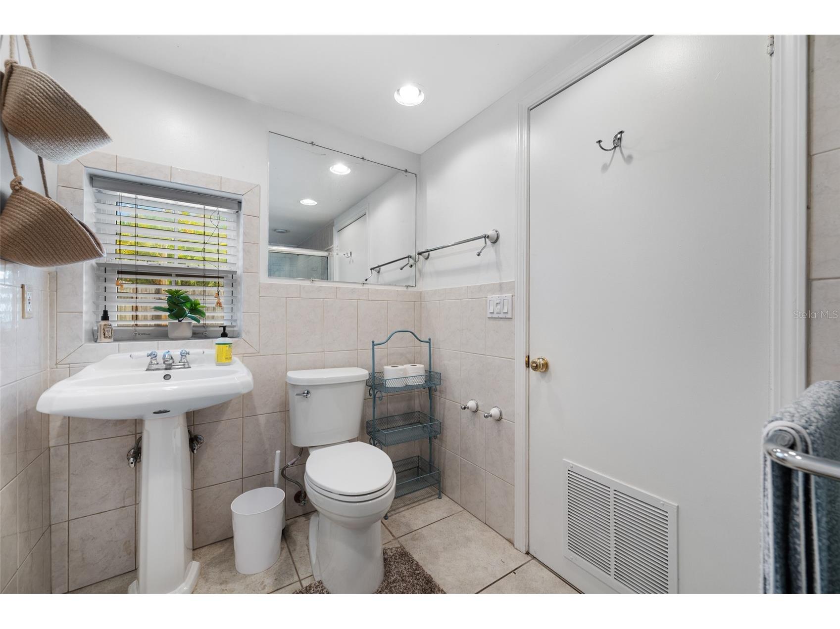 2415 11th Street N Saint Petersburg FL 33704 TB8511726 image29