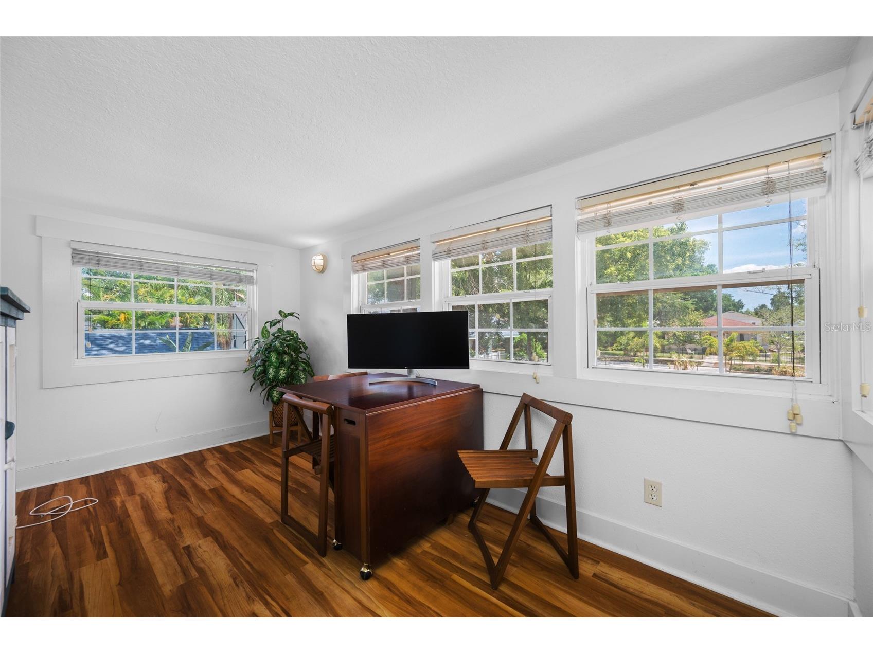 2415 11th Street N Saint Petersburg FL 33704 TB8511726 image37