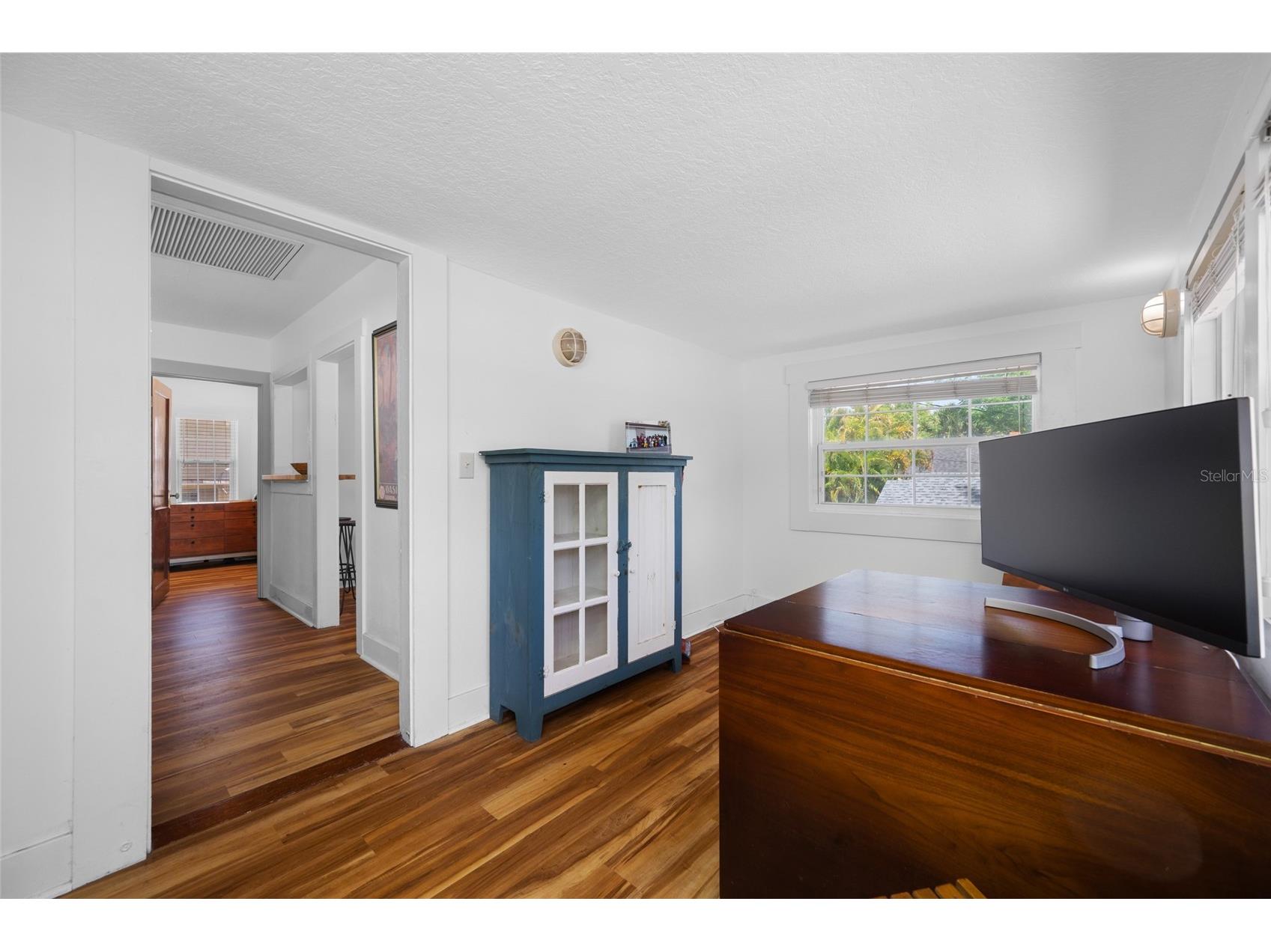 2415 11th Street N Saint Petersburg FL 33704 TB8511726 image38