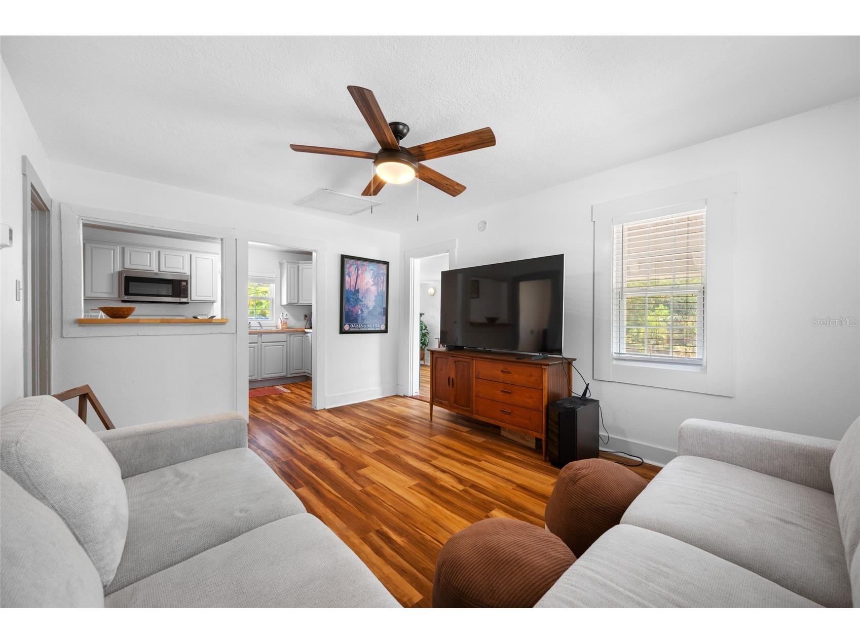 2415 11th Street N Saint Petersburg FL 33704 TB8511726 image44