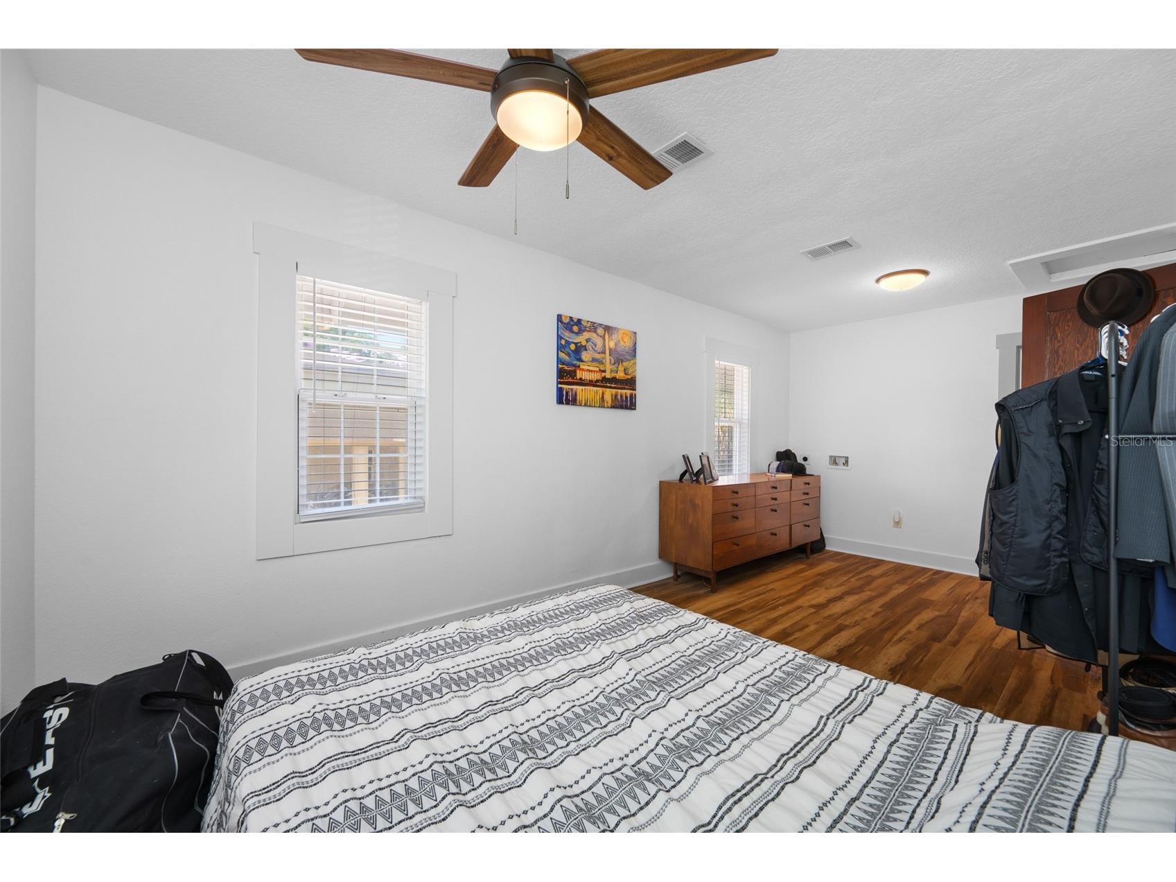 2415 11th Street N Saint Petersburg FL 33704 TB8511726 image51