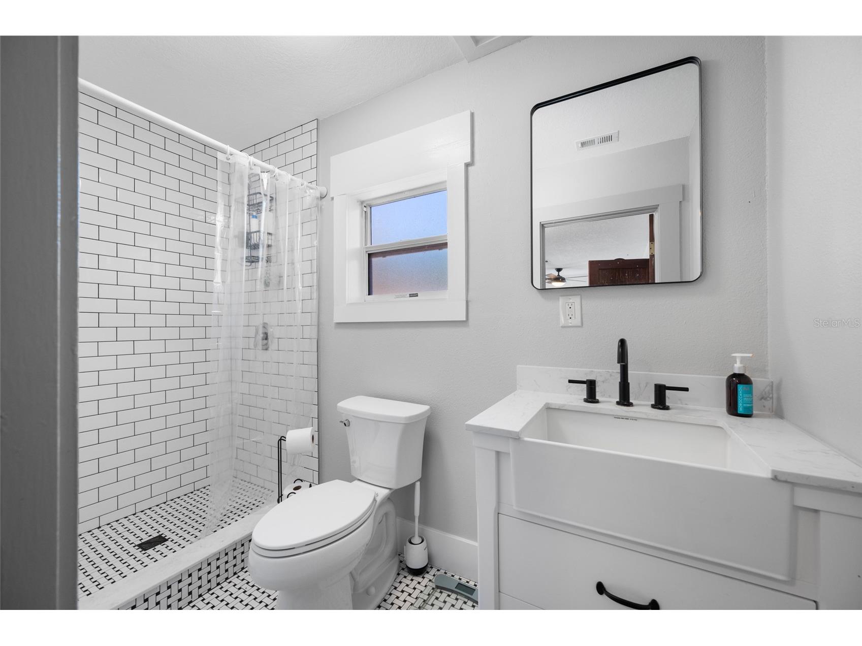 2415 11th Street N Saint Petersburg FL 33704 TB8511726 image52