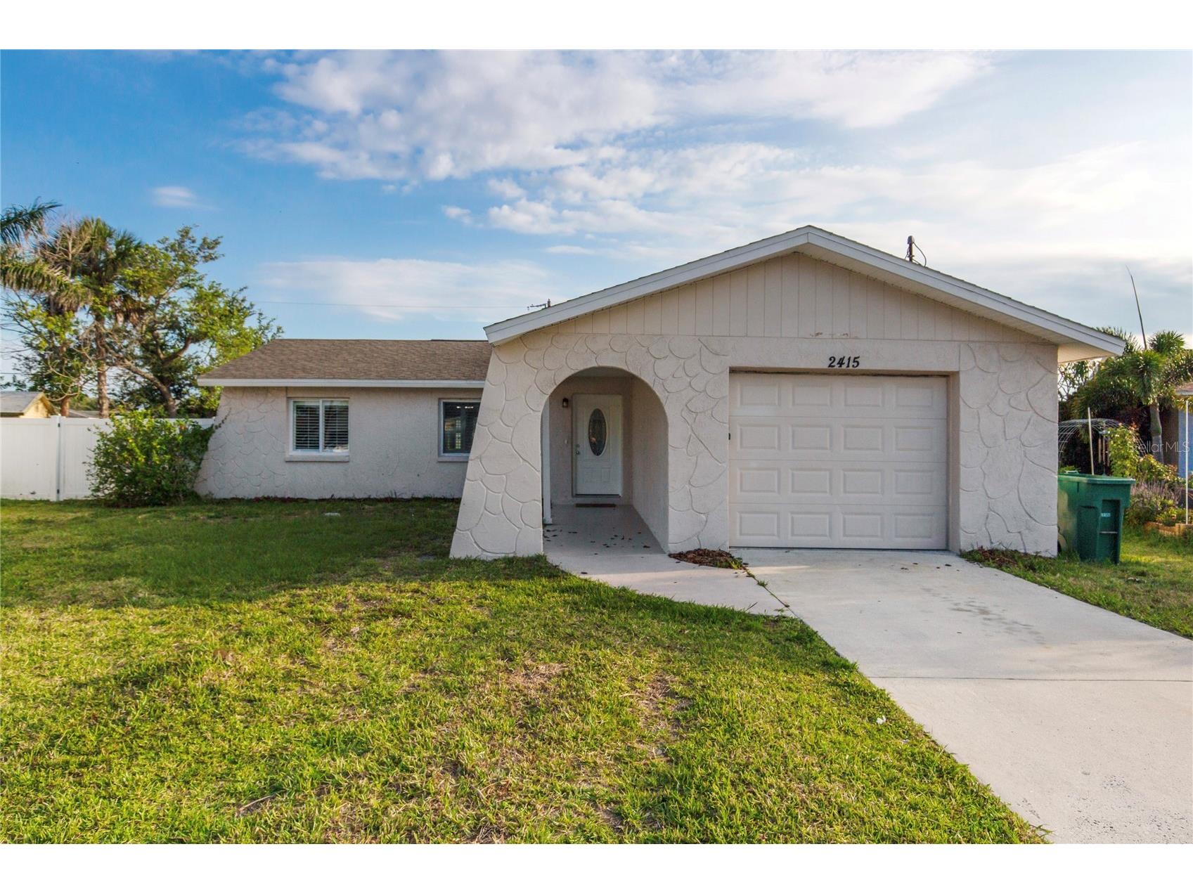2415 15th Street W Palmetto FL 34221 TB8507292 image1