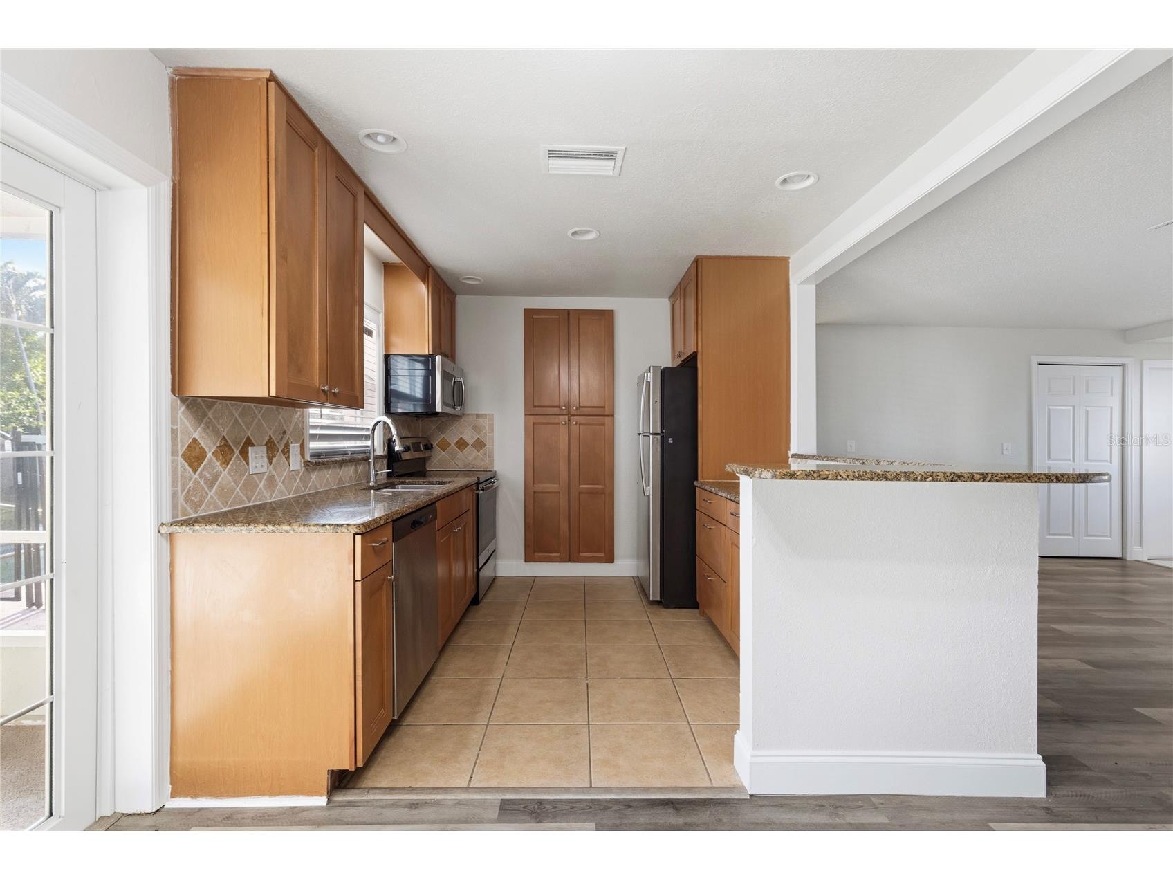 2415 15th Street W Palmetto FL 34221 TB8507292 image4