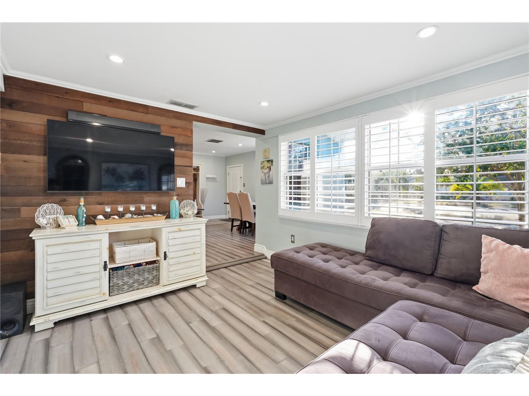 2415 16th Street N Saint Petersburg FL 33704 TB8479813 image10