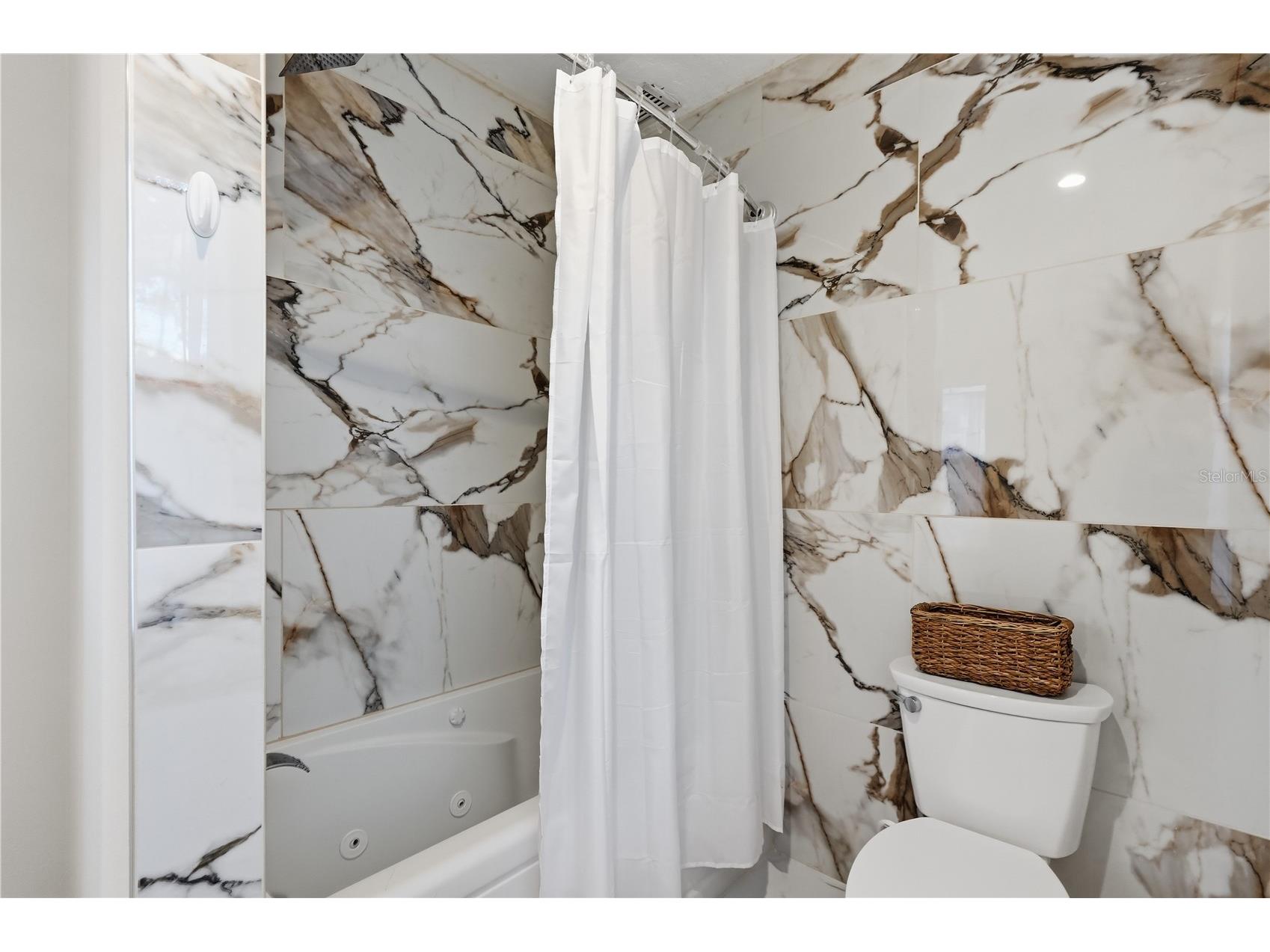 2415 16th Street N Saint Petersburg FL 33704 TB8479813 image15