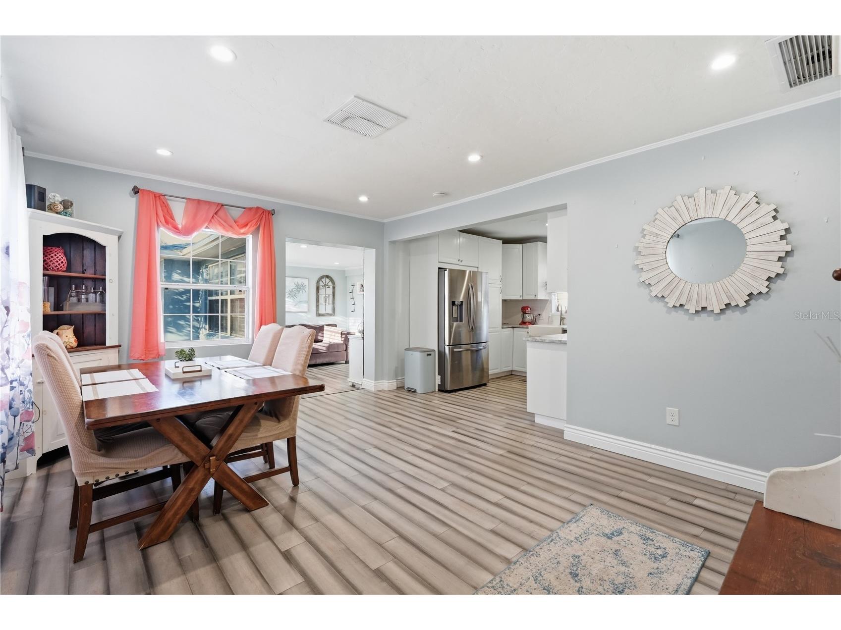 2415 16th Street N Saint Petersburg FL 33704 TB8479813 image3