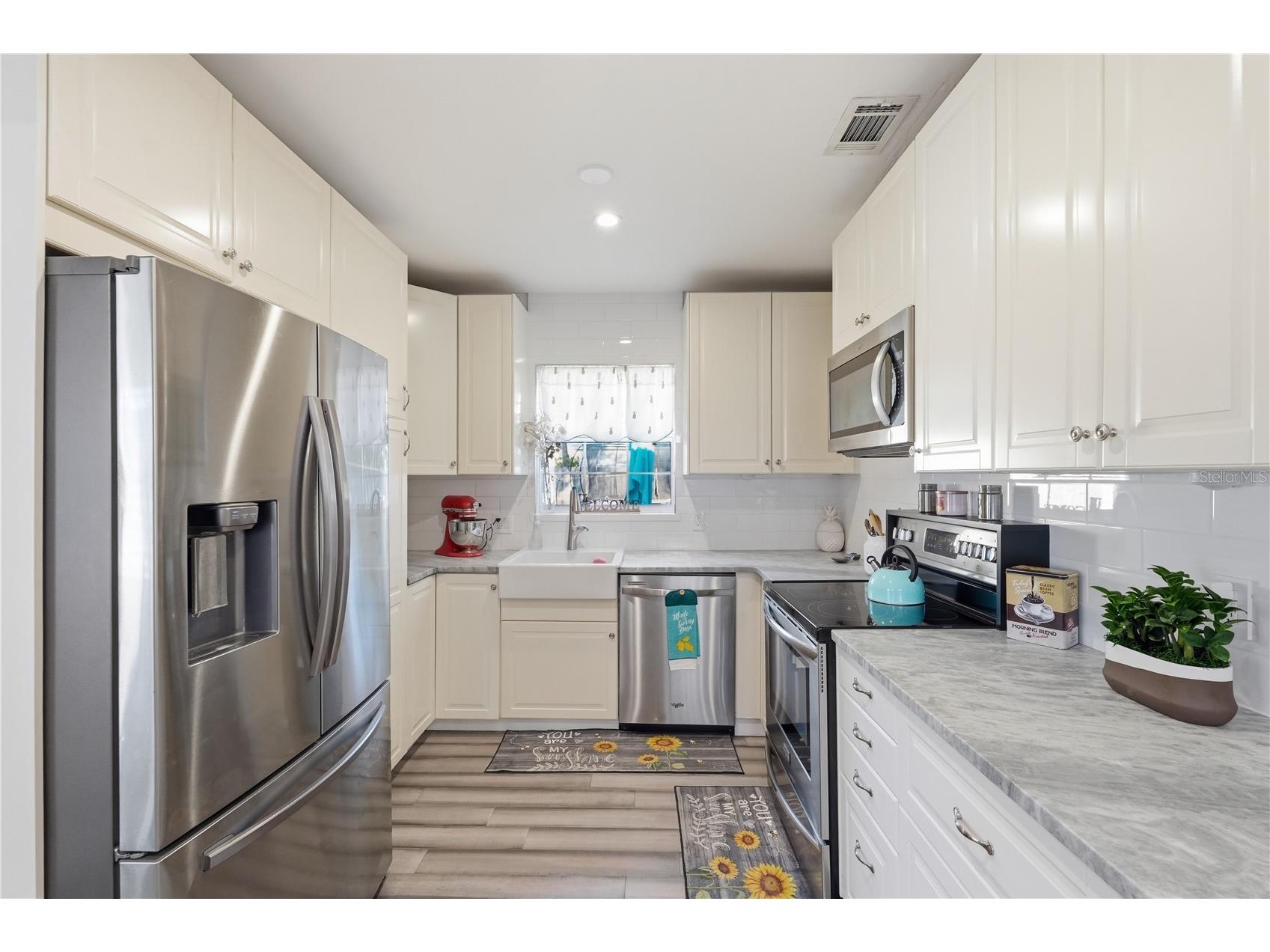 2415 16th Street N Saint Petersburg FL 33704 TB8479813 image6