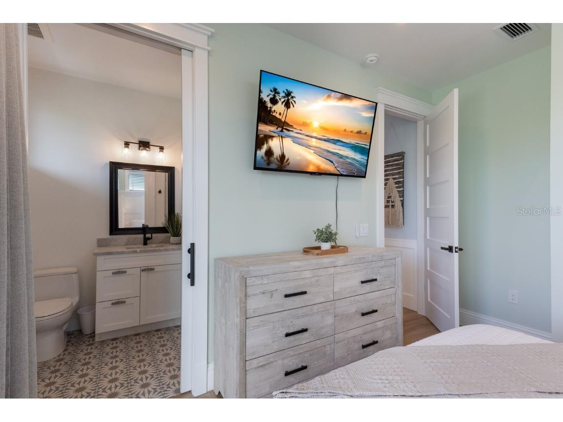 2415 Avenue B Bradenton Beach FL 34217 A4671881 image30