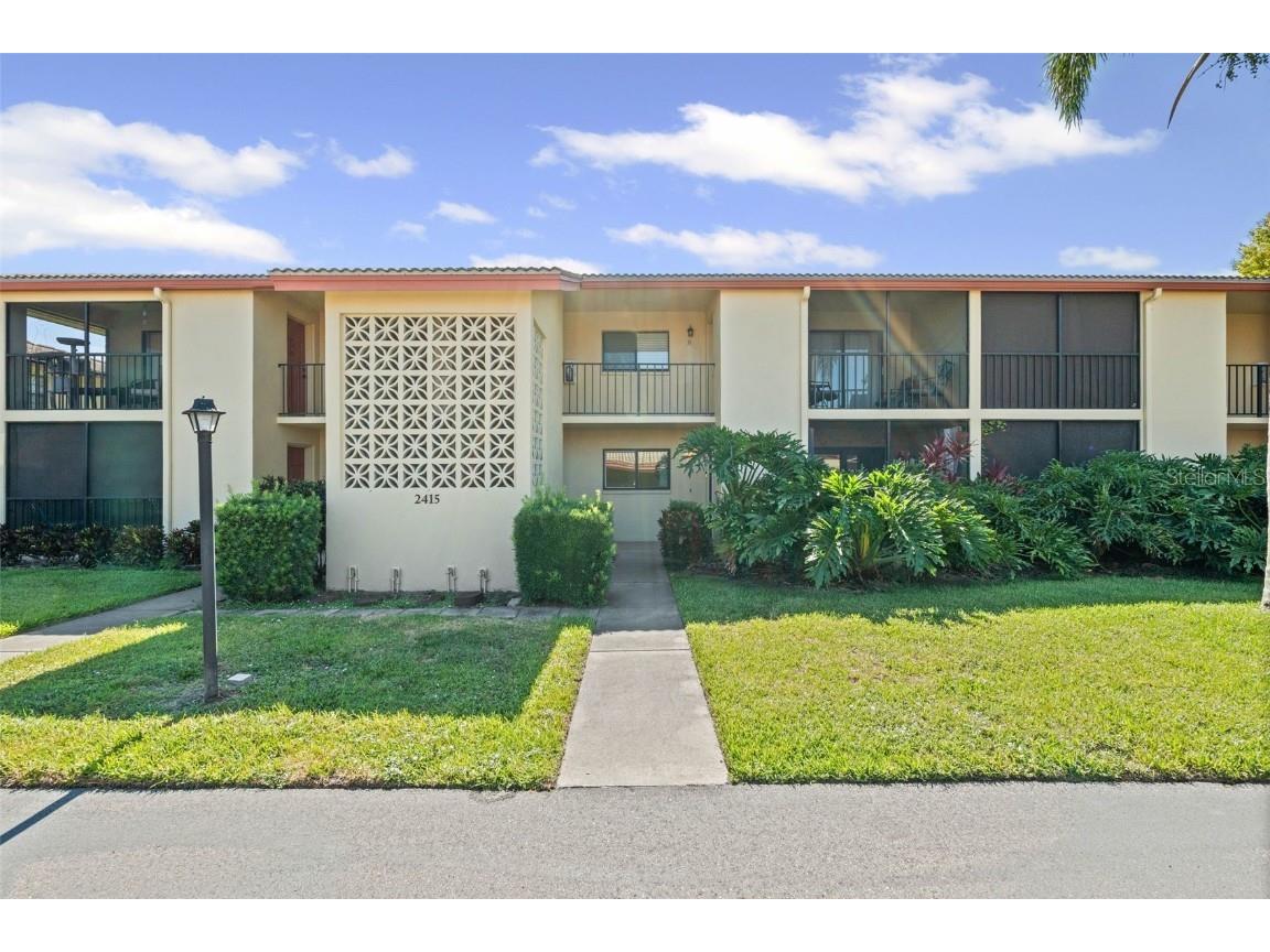 2415 Bayshore Gardens Parkway #2 Bradenton FL 34207 A4656286 image1