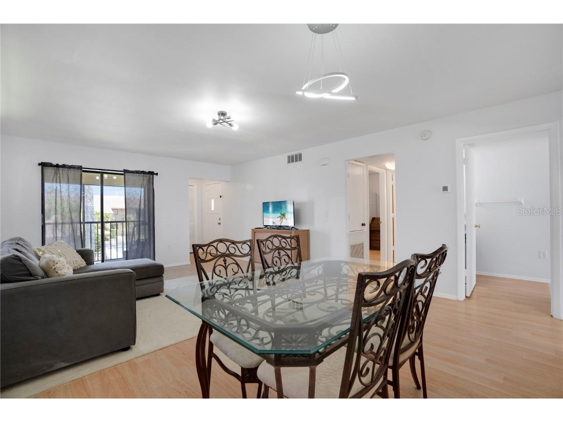 2415 Bayshore Gardens Parkway #8 Bradenton FL 34207 A4668229 image5