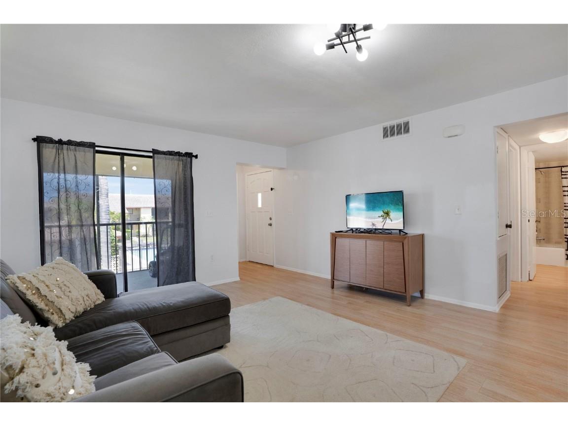 2415 Bayshore Gardens Parkway #8 Bradenton FL 34207 A4668229 image6