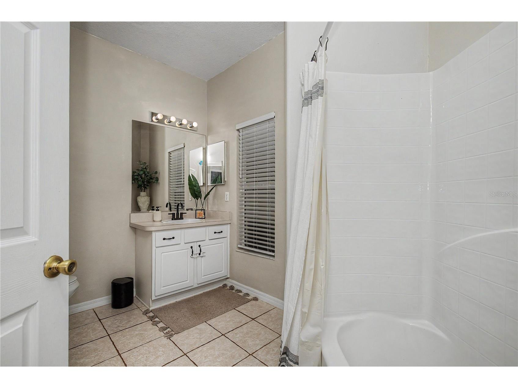 2415 NE 29th Terrace Ocala FL 34470 OM724977 image26