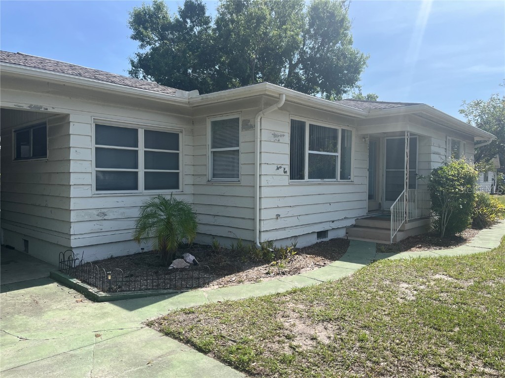 2415 Pelican Drive Sarasota FL 34237 A4650716 image1