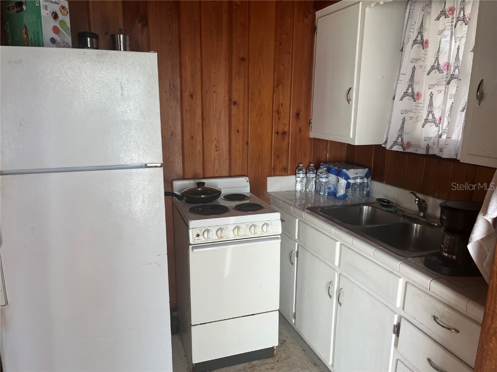 2415 Pelican Drive Sarasota FL 34237 A4650716 image22