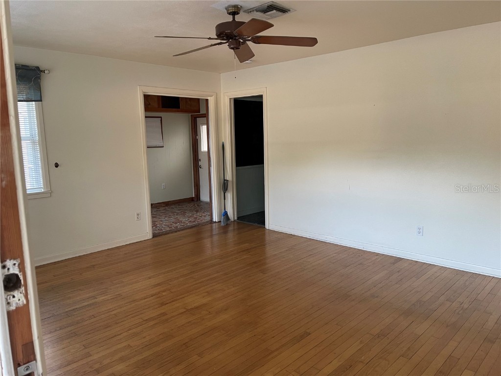2415 Pelican Drive Sarasota FL 34237 A4650716 image5