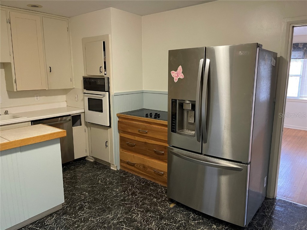 2415 Pelican Drive Sarasota FL 34237 A4659633 image5