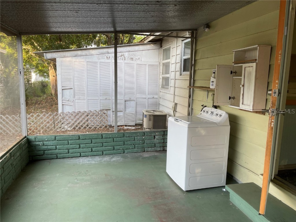 2415 Pelican Drive Sarasota FL 34237 A4659633 image8