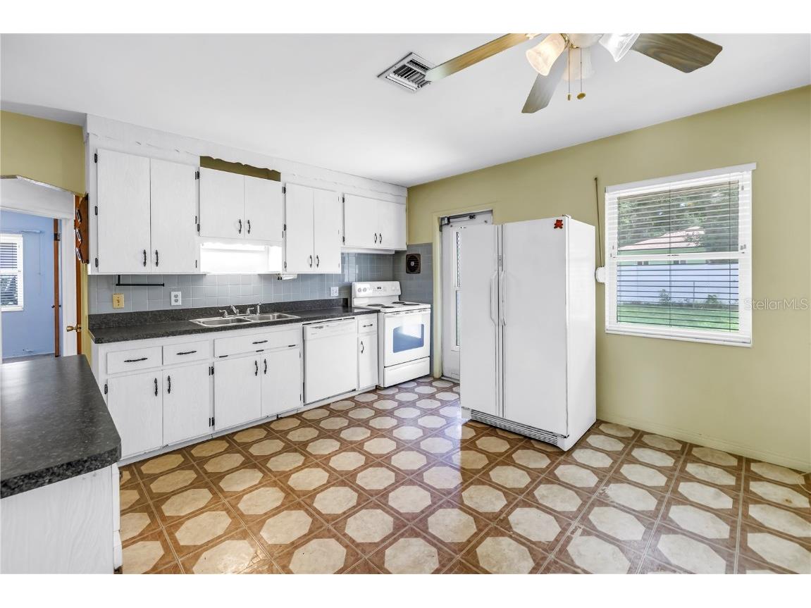 2415 York Street N Saint Petersburg FL 33710 TB8396772 image13