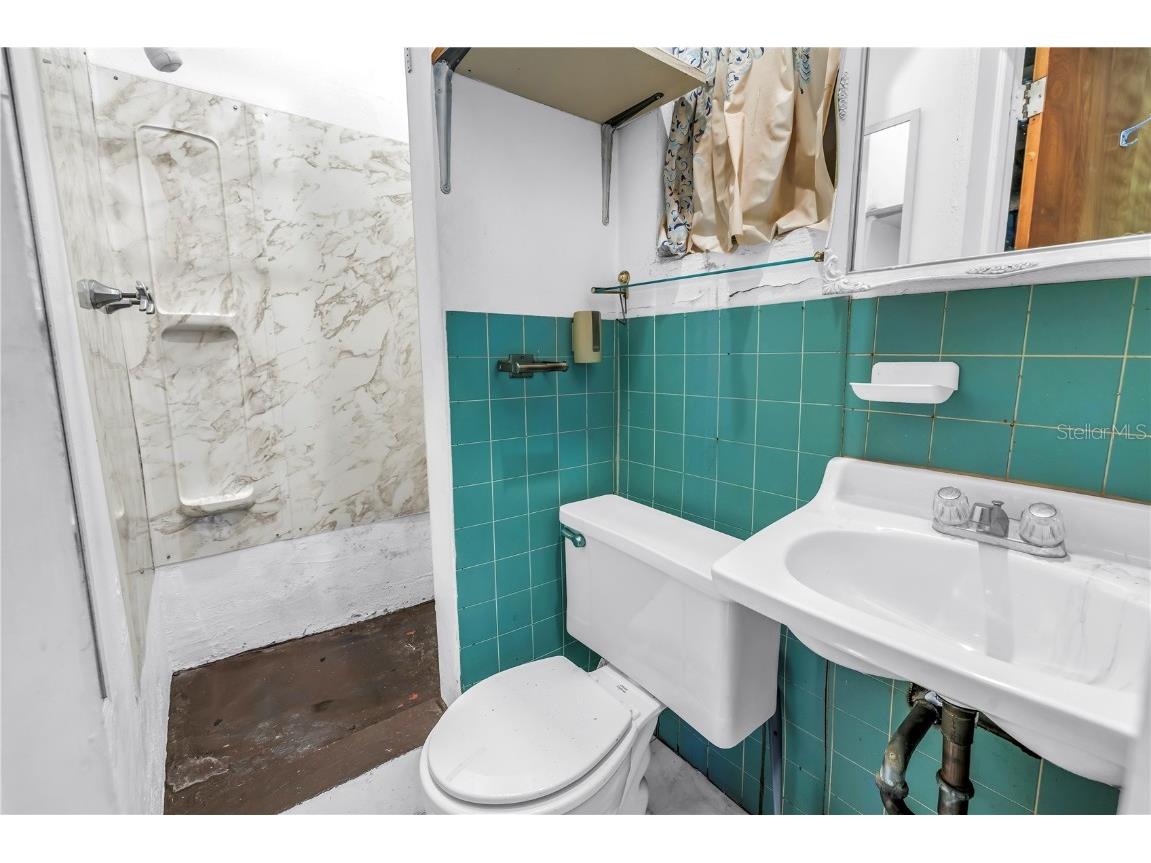 2415 York Street N Saint Petersburg FL 33710 TB8396772 image18