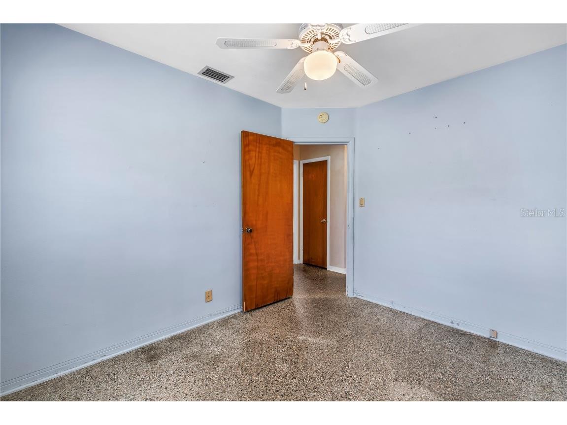 2415 York Street N Saint Petersburg FL 33710 TB8396772 image22