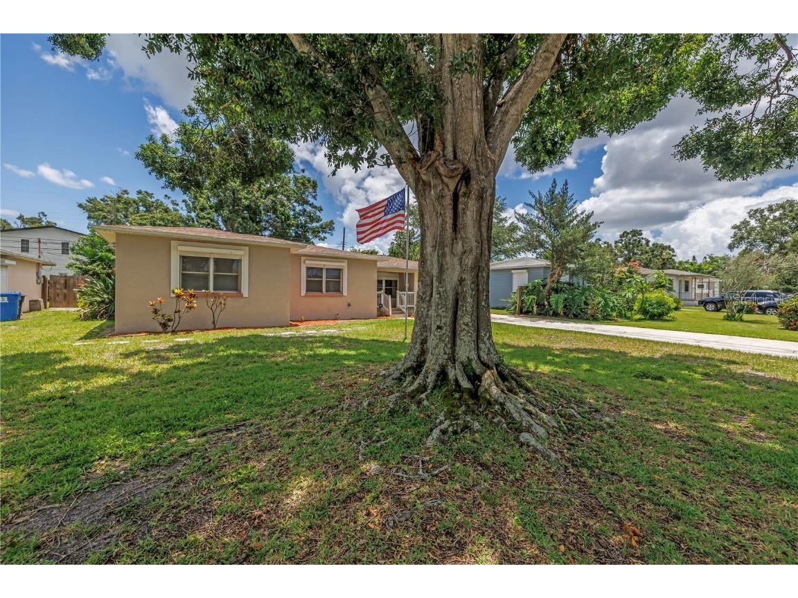 2415 York Street N Saint Petersburg FL 33710 TB8396772 image3