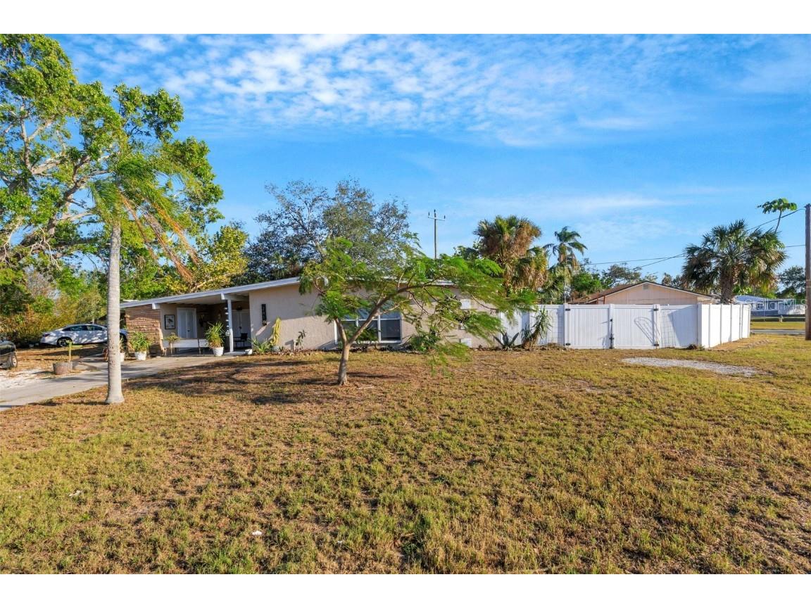 2416 Amherst Avenue Bradenton FL 34207 A4635982 image1