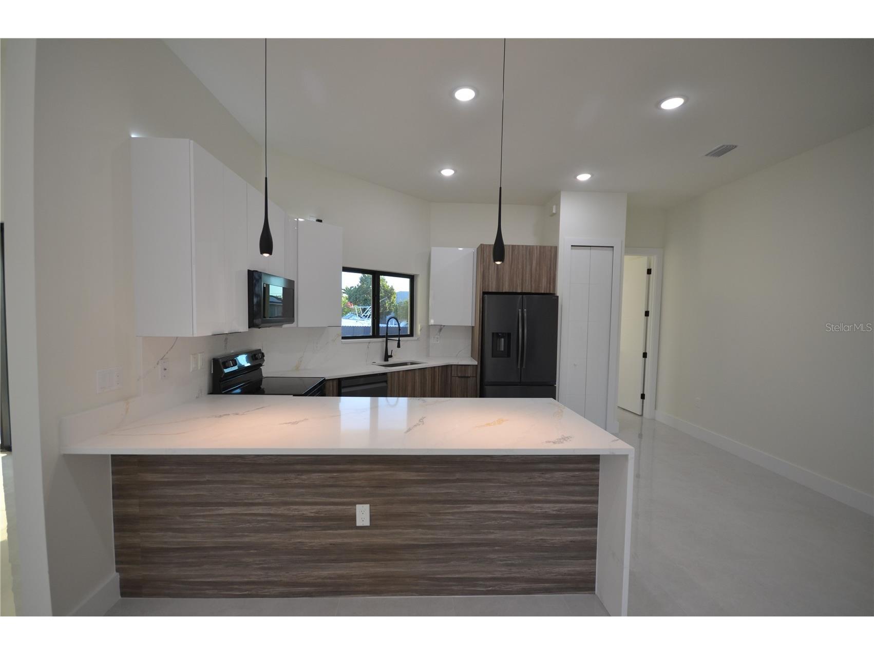 2416 Diplomat Parkway W Cape Coral FL 33993 O6403307 image16