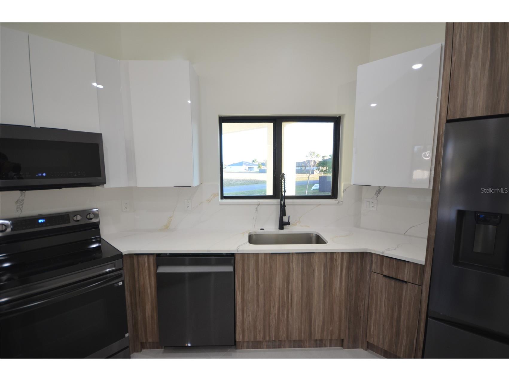 2416 Diplomat Parkway W Cape Coral FL 33993 O6403307 image18