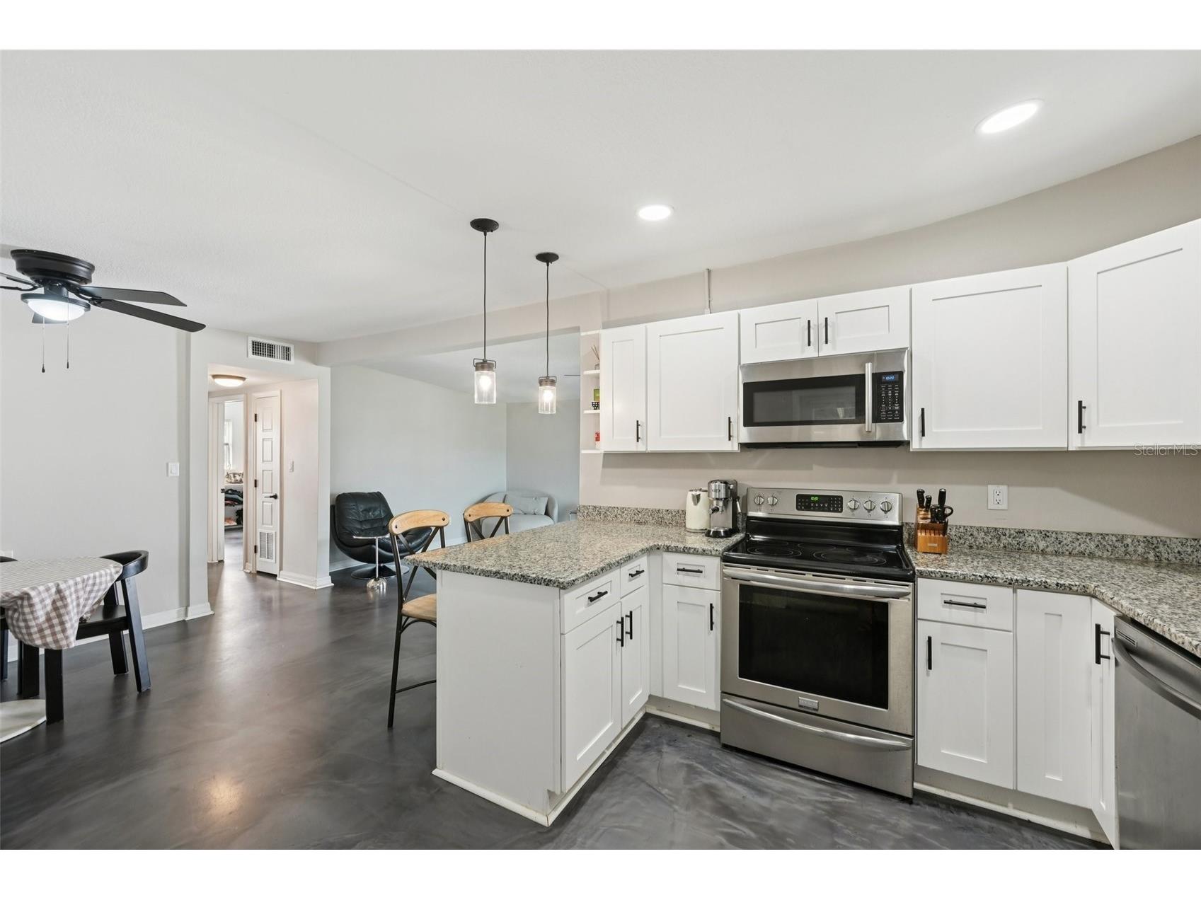 2416 Emory Avenue Bradenton FL 34207 A4685730 image5