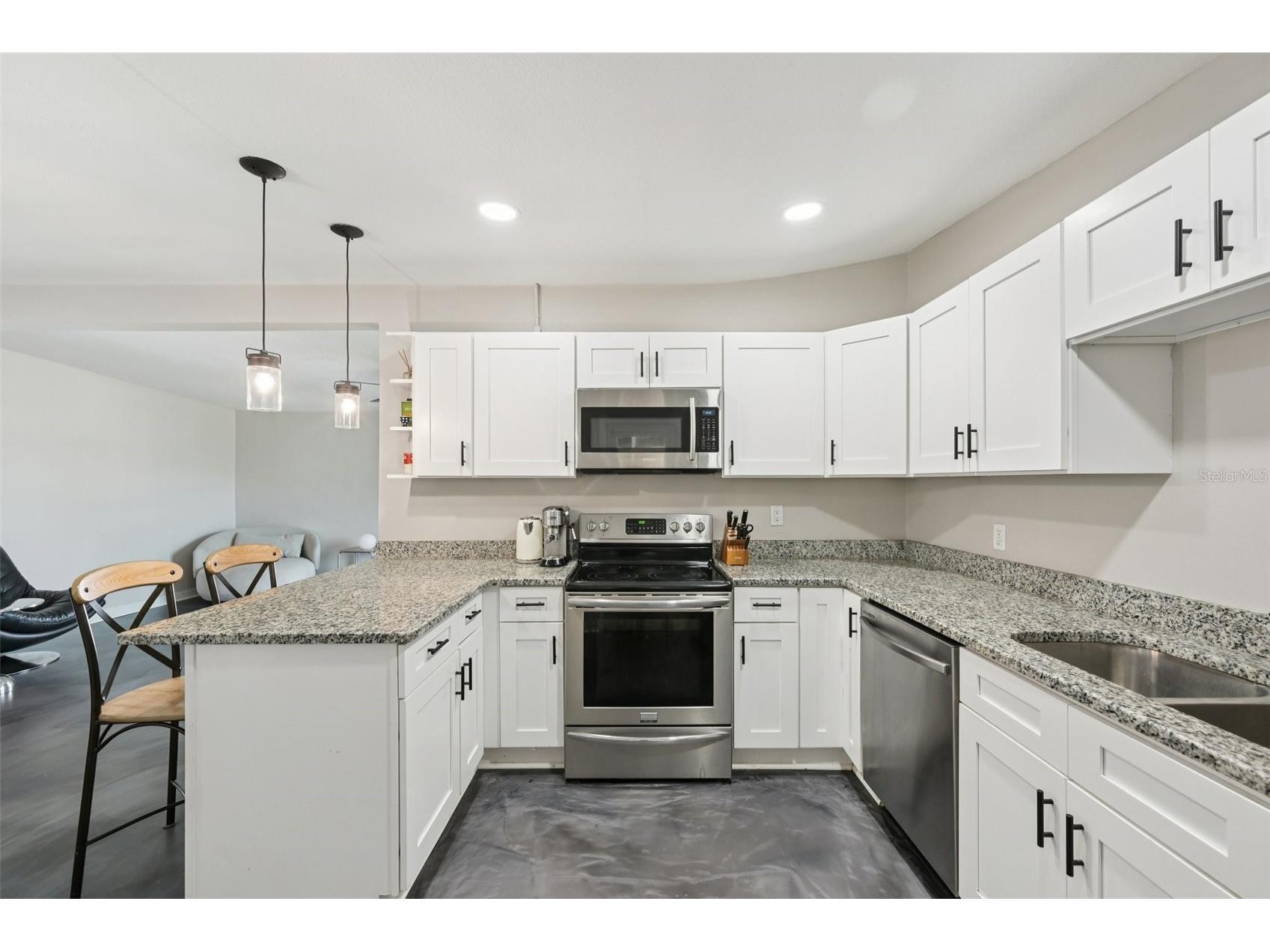 2416 Emory Avenue Bradenton FL 34207 A4685730 image6