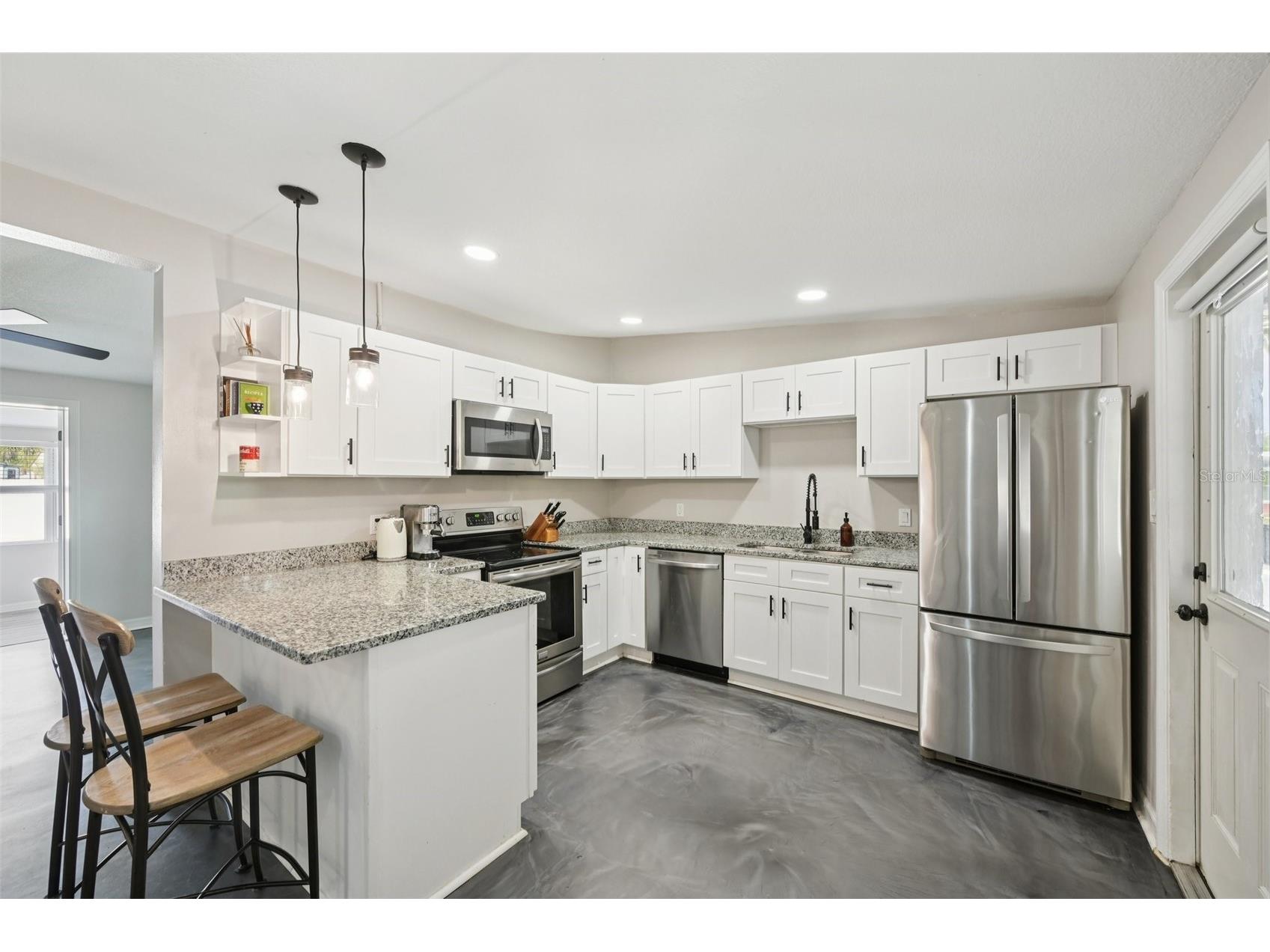 2416 Emory Avenue Bradenton FL 34207 A4685730 image7