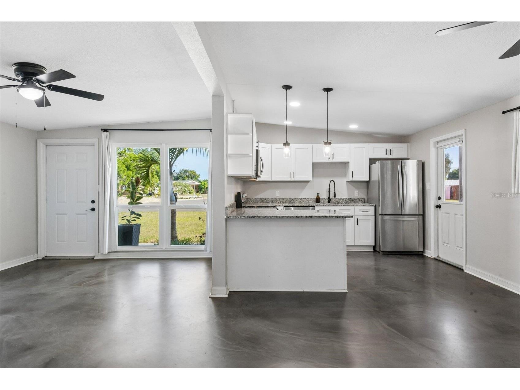 2416 Emory Avenue Bradenton FL 34207 O6420536 image4