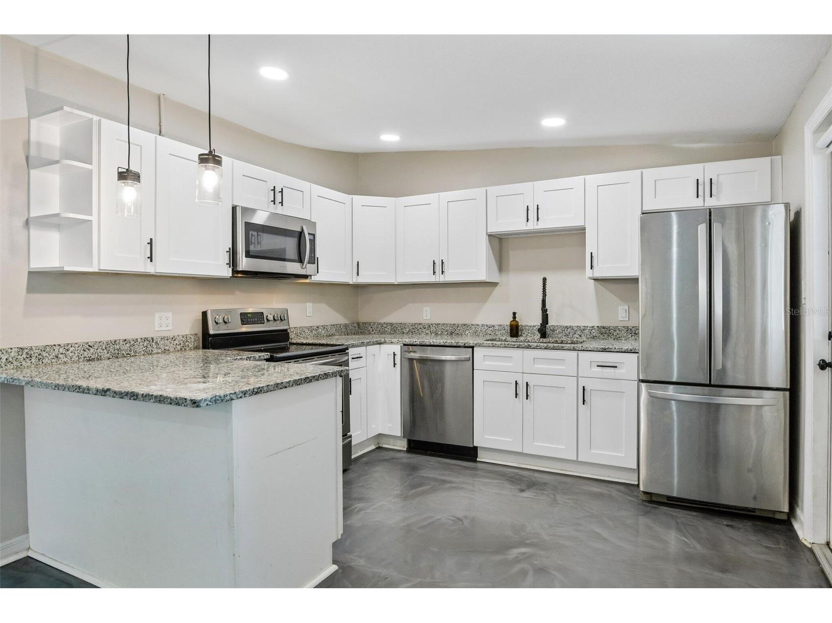 2416 Emory Avenue Bradenton FL 34207 O6420536 image5