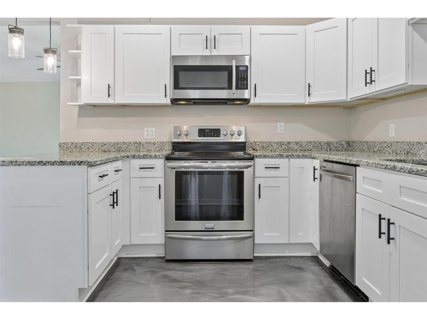 2416 Emory Avenue Bradenton FL 34207 O6420536 image8
