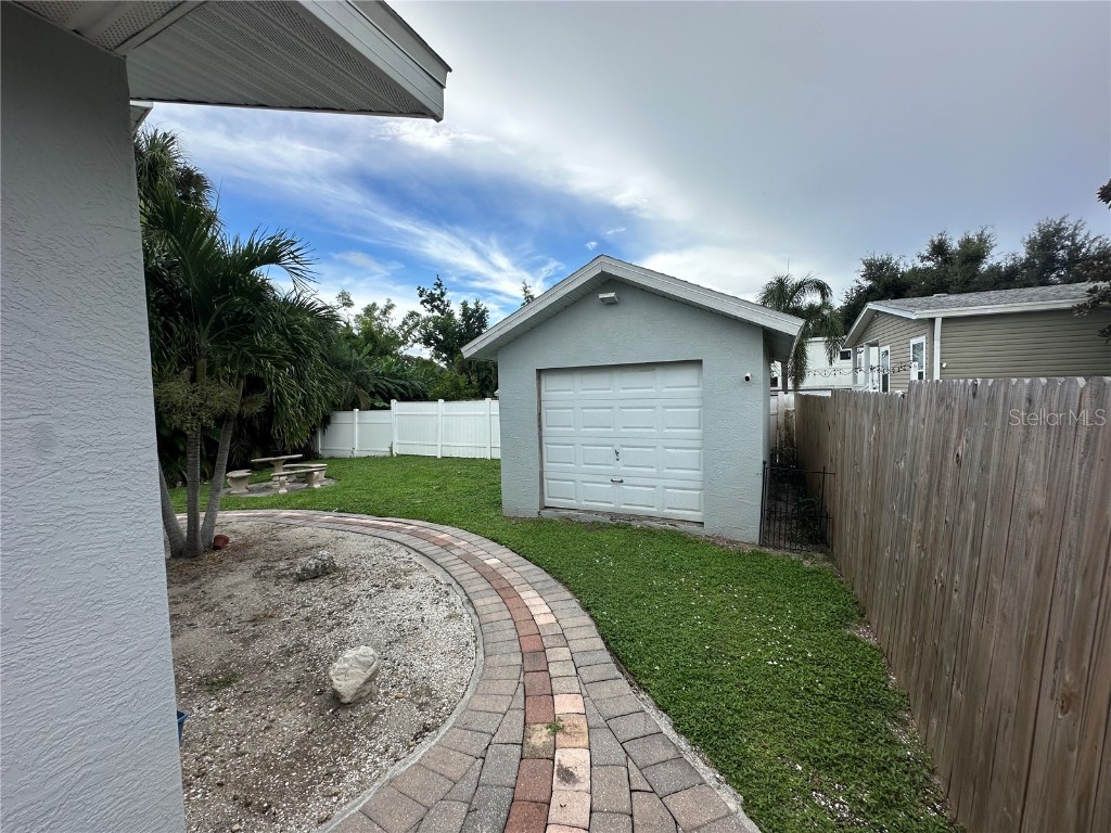 2416 Webber Street Sarasota FL 34239 A4664966 image10