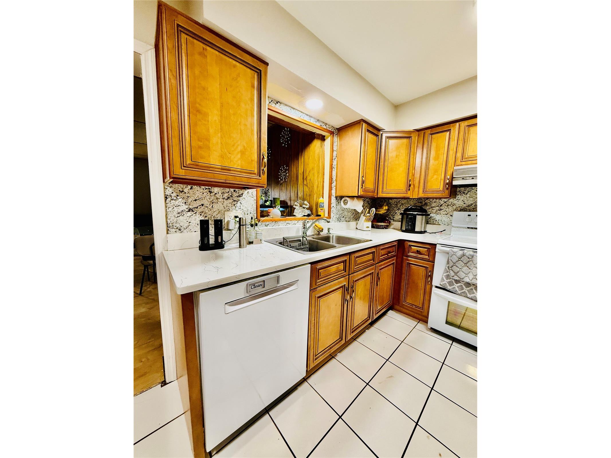 2416 Wishing Well Circle Tampa FL 33619 TB8496234 image18