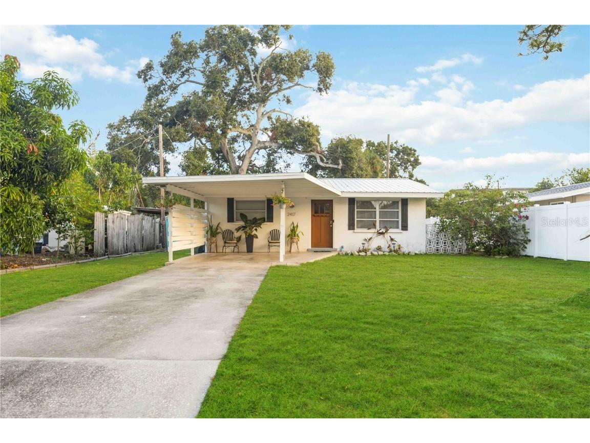 2417 Bay Street Sarasota FL 34237 A4583504 image1