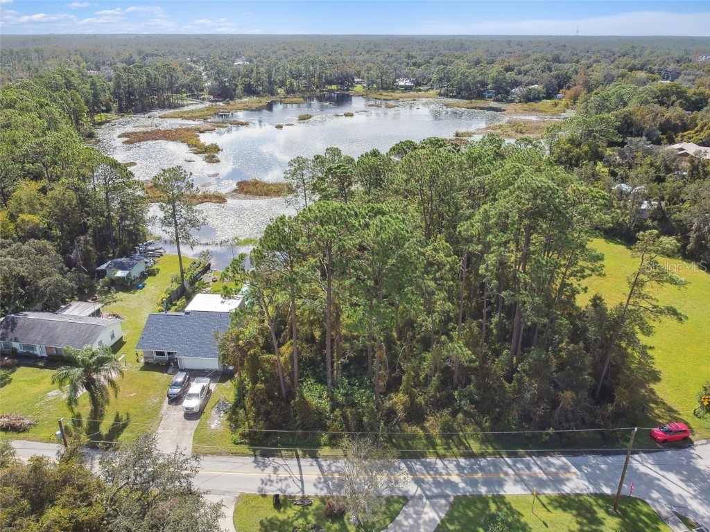 2417 E Lake Drive Deland FL 32724 W7874735 image7