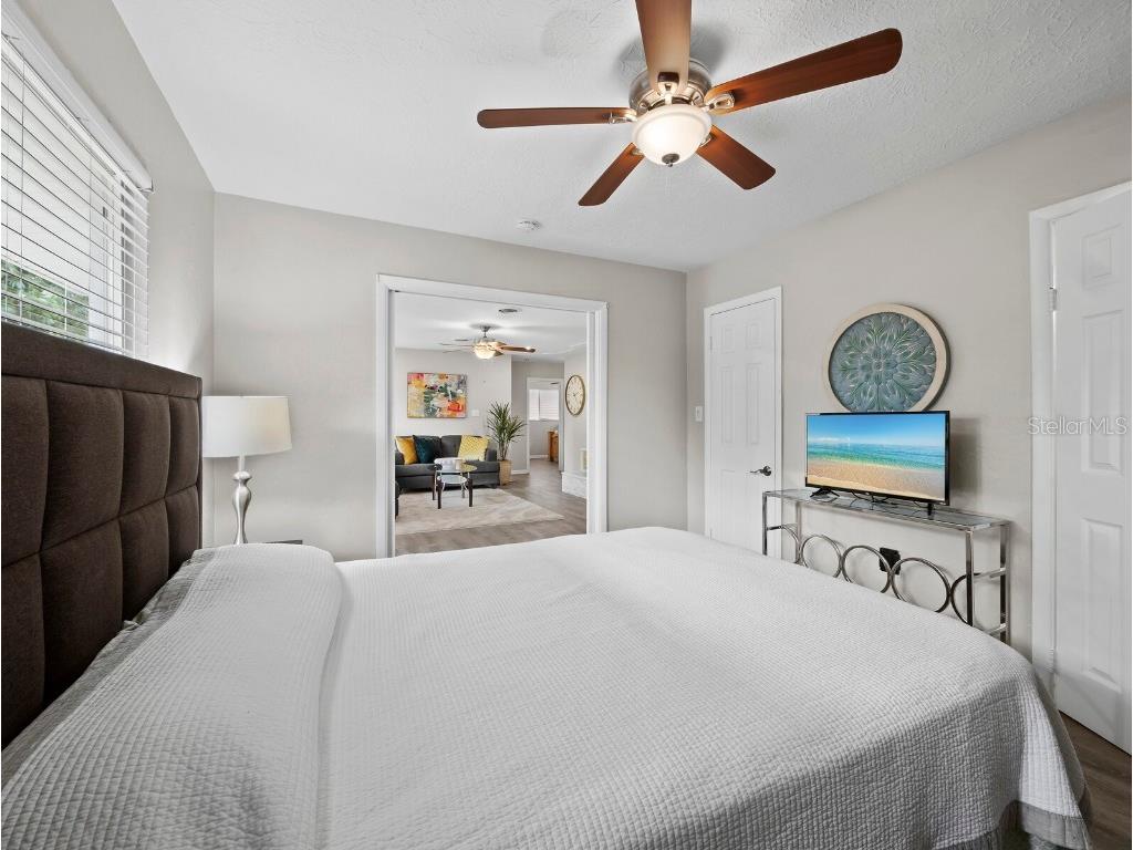 2417 Parson Lane Sarasota FL 34239 A4675748 image15