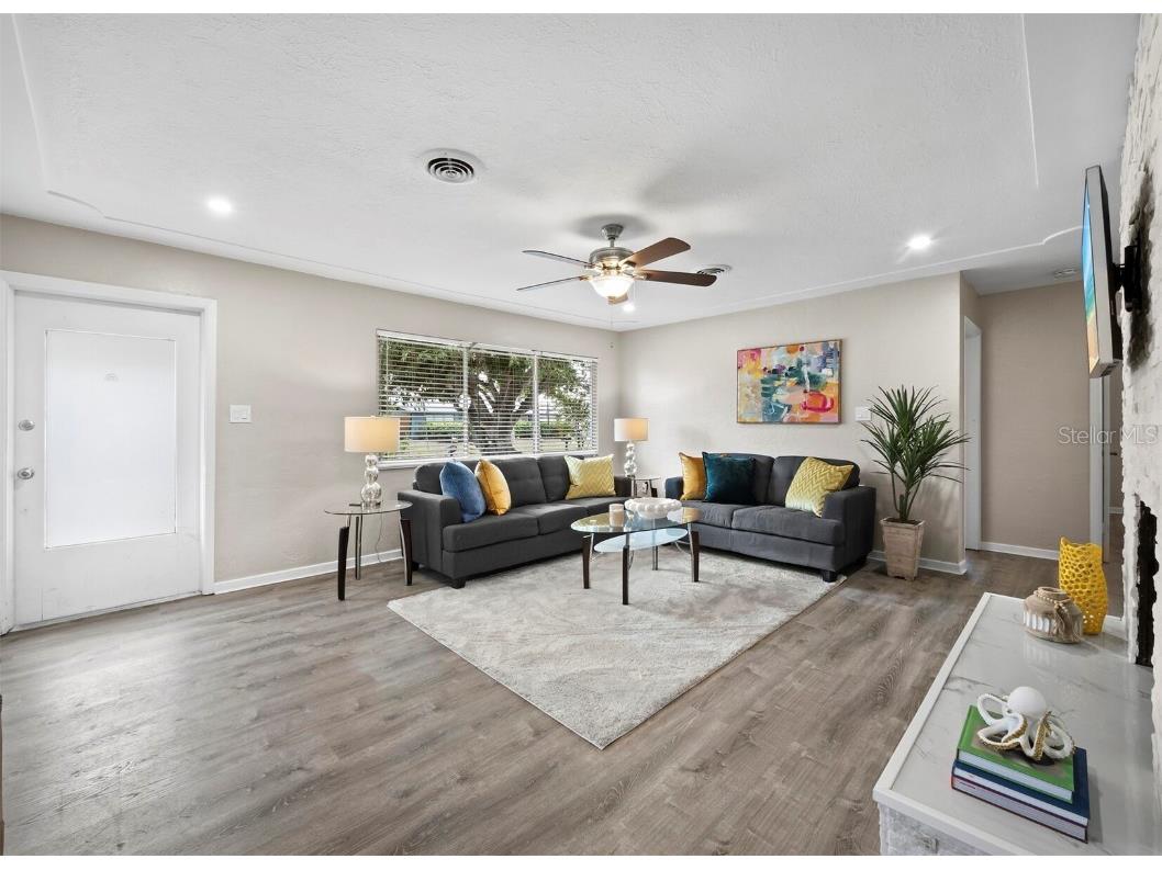 2417 Parson Lane Sarasota FL 34239 A4675748 image4